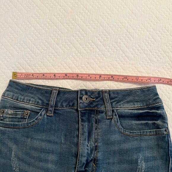 Wild Pearl Floral Embroidered Skirt - Picture 4 of 7